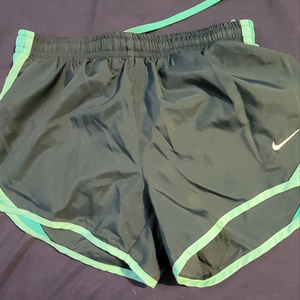 Gurls nike shorts